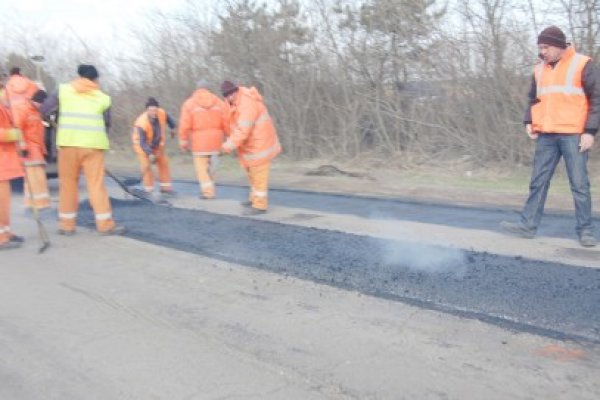 Primăria Limanu a început să asfalteze prin 2 Mai